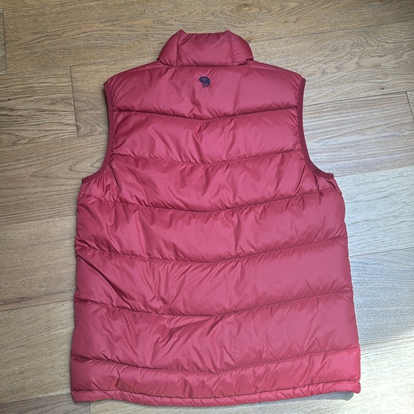 Red vest - Picture 2 of 4